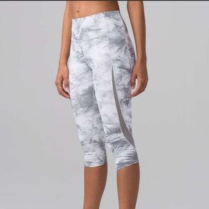 Lululemon Pace Perfect Crop Leggings in Breeze by White Light Cast
